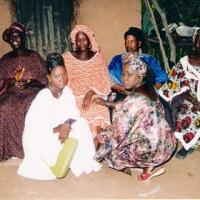 Fatou et Awa Diedhiou en groupe